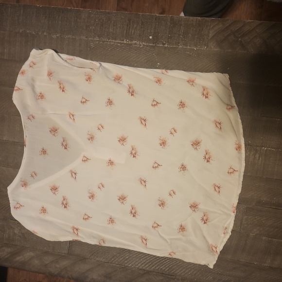 3 Blouses - Picture 5 of 7